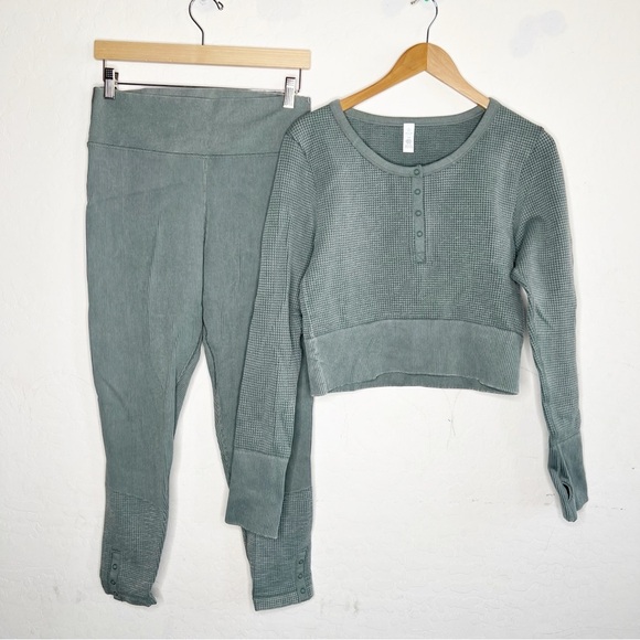 Aerie Main Squeeze Seamless Waffle Knit Matching Set Sage Green - Picture 1 of 11